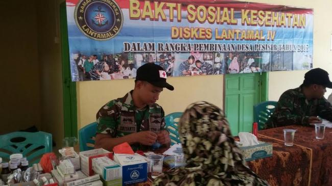 Bina Daerah Pesisir, Lantamal IV Gelar Bakti Sosial Kesehatan di Pulau Mantang